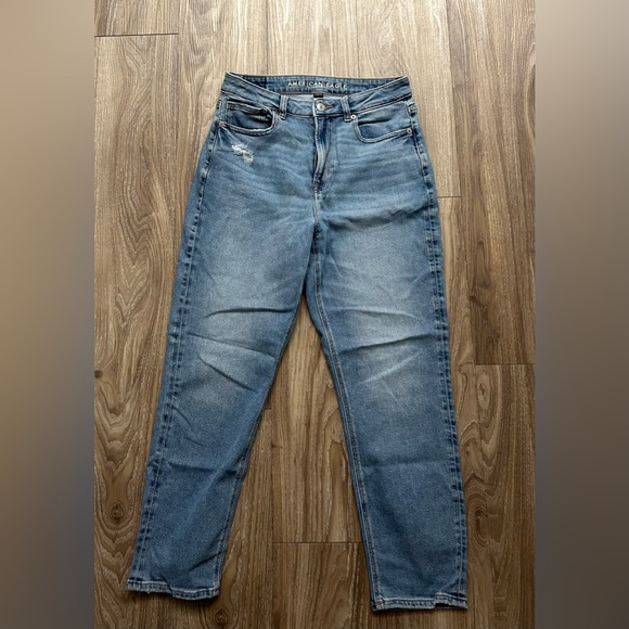 American Eagle Mom Jean - size 6 short - Picture 1 of 4